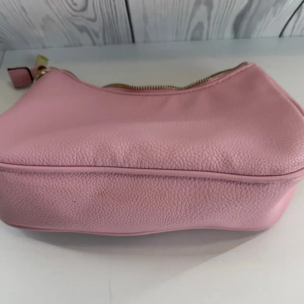 Juicy Couture Shoulder Bag Dusty Blush Gold Name Logo Chain Pebbled